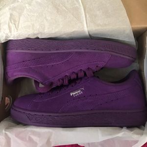 Suede Pumas